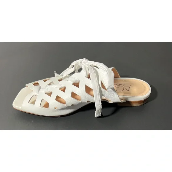 AGL Attilio Giusti Leombruni Sylvia Cutout Lace Up Sandal Leather 9